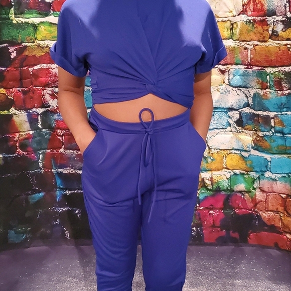 Cross Detail Crop Top & Joggers Pant Set - Picture 5 of 5